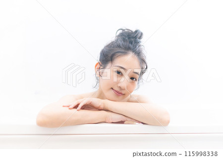 沐浴時間 女性 美麗 115998338