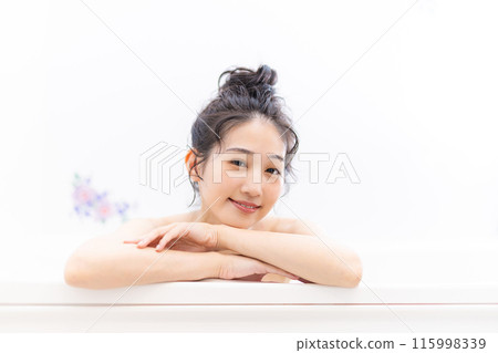 沐浴時間 女性 美麗 115998339