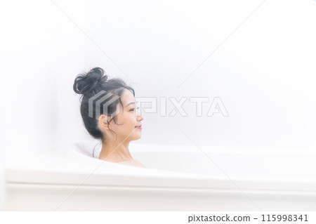 Bath time women beauty Bath time women beauty 115998341