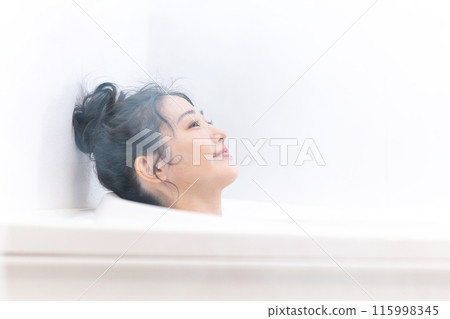 沐浴時間 女性 美麗 115998345