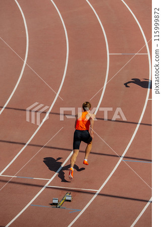 start men 400-meter race at summer athletics games 115999872