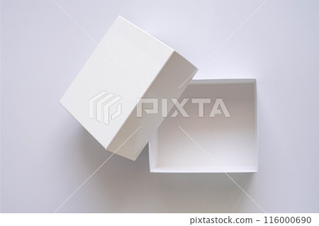 打開白色盒子的蓋子 116000690