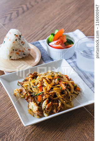 A delicious looking lunch 116000947