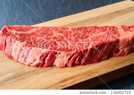 Raw beef close-up 116002729