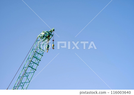 Tip of a large crane 116003640