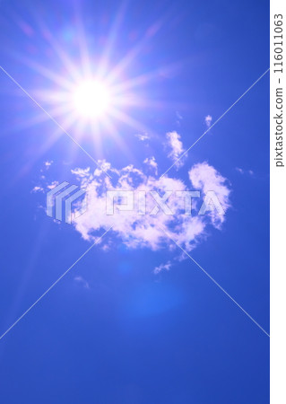 藍天、陽光和雲彩（背景資料） 116011063