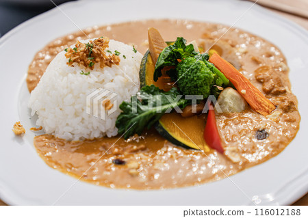 Ooparadi's hazelnut chicken curry Ooparadi's hazelnut chicken curry 116012188