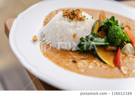 Ooparadi's hazelnut chicken curry Ooparadi's hazelnut chicken curry 116012189