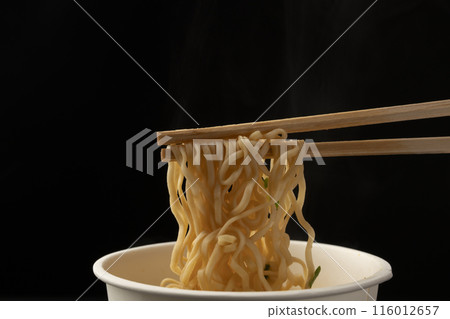 杯麵、泡麵、筷子、用筷子養麵 杯麵、泡麵、筷子、用筷子養麵 116012657