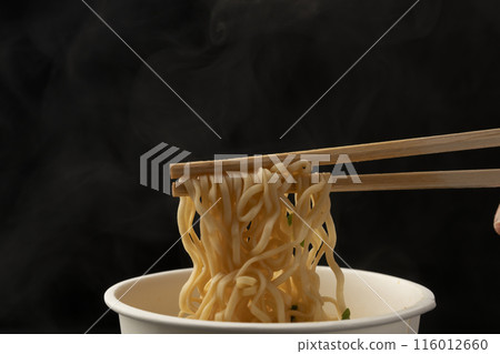 杯麵、泡麵、筷子、用筷子養麵 杯麵、泡麵、筷子、用筷子養麵 116012660