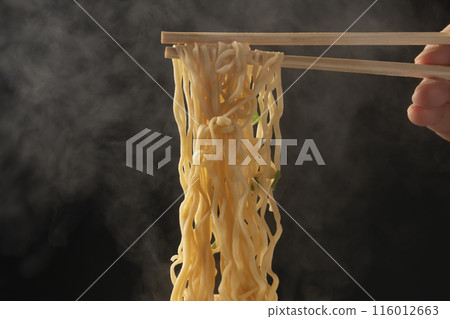 杯麵、泡麵、筷子、用筷子養麵 116012663