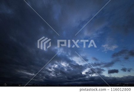 Fantastic dawn sky at dusk, early winter, ultra-wide-angle, sky-focused, 231118am 116012800