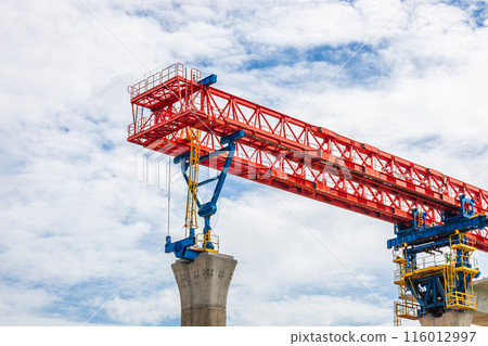 High-elevation railway construction crane in the Bangkok-Nakhon Ratchasima high-speed rail project High-elevation railway construction crane in the Bangkok-Nakhon Ratchasima high-speed rail project 116012997