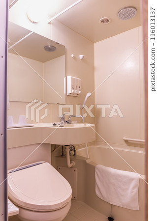 Small bathrooms in Japan are popular in hotels but are very well equipped in a limited space. 116013137