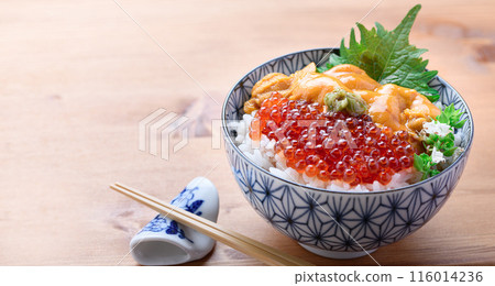 The best seafood bowl: Sea urchin and salmon roe bowl 116014236