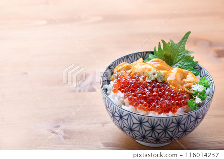 The best seafood bowl: Sea urchin and salmon roe bowl 116014237