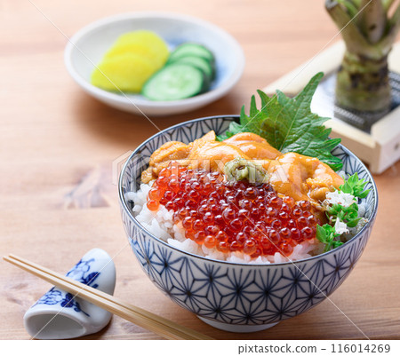 The best seafood bowl: Sea urchin and salmon roe bowl 116014269