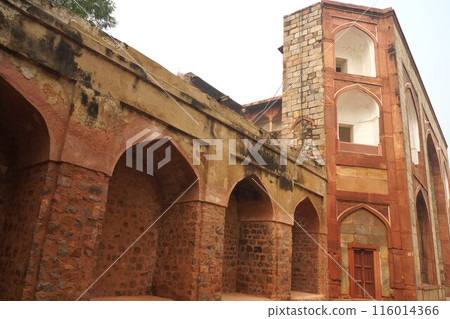 West Gate of Humayun's Tomb, Delhi, India 116014366