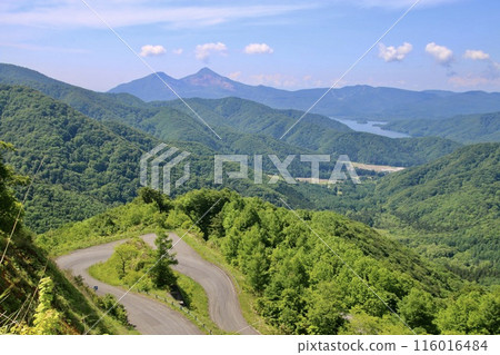 Nishiazuma Sky Valley in spring (Kitashiobara Village, Fukushima Prefecture) Nishiazuma Sky Valley in spring (Kitashiobara Village, Fukushima Prefecture) 116016484