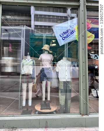 Foreign apparel shop window 116017507