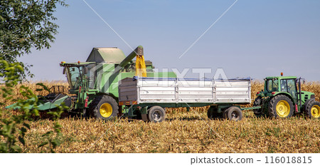 Combine harvester uploads harvest  Combine harvester uploads harvest  116018815