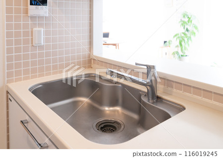 面向廚房水槽 116019245