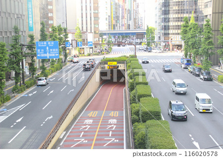 新橋地下道（「急轉彎」電子顯示）/東京都港區新橋2丁目 116020578