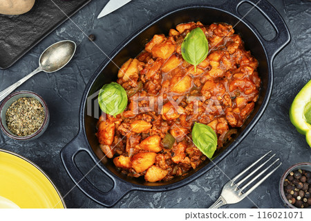 Roast potatoes and ground turkey. 116021071