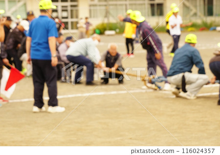 Tug of war image blur 116024357