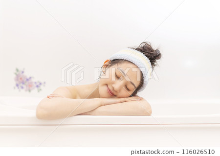 Bath time women beauty 116026510