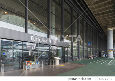 Narita International Airport Terminal 1 Building 116027789