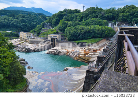 The gravity concrete Oi Dam, a heritage site of modern industrial development 116028728