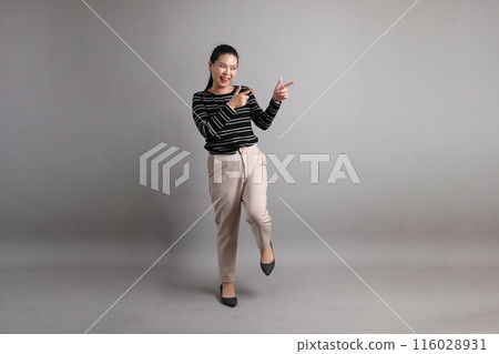40s Asian Woman 40s Asian Woman 116028931