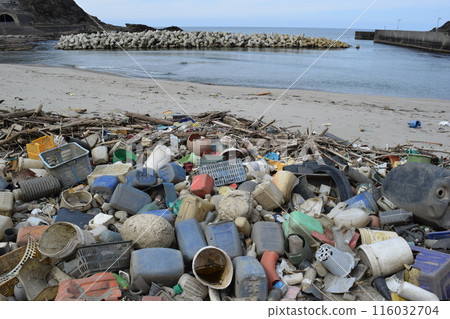 Coastal wreckage Environmental problems Garbage problems 116032704