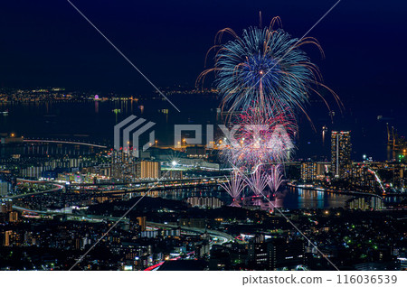 Fukuoka Higashi Ward Fireworks Festival as seen from Mount Tachibana Fukuoka Higashi Ward Fireworks Festival as seen from Mount Tachibana 116036539