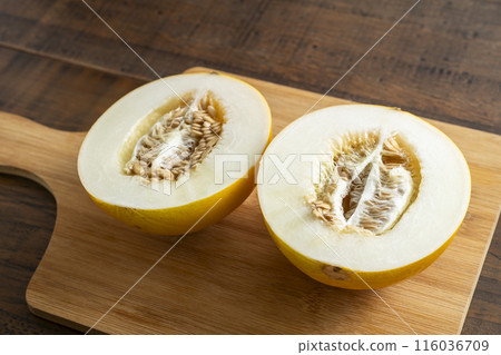 Yellow King Melon 116036709
