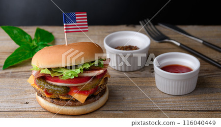 厚實多汁的漢堡 116040449