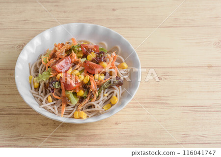 Summer flavor: Soba salad 116041747