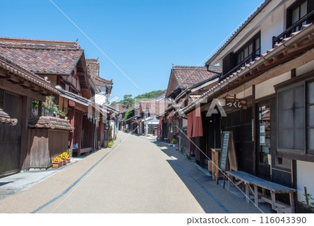 吹屋故鄉村 - 藍天和美麗的古街景 吹屋故鄉村 - 藍天和美麗的古街景 116043390
