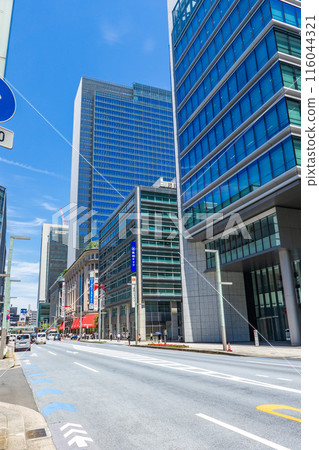 Nihonbashi Takashimaya Building, a business district in Nihonbashi 2-chome, Chuo Ward, Tokyo Nihonbashi Takashimaya Building, a business district in Nihonbashi 2-chome, Chuo Ward, Tokyo 116044321