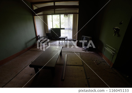 Ruins of a closed lodging facility 116045133