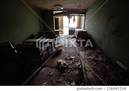 Ruins of a closed lodging facility 116045134