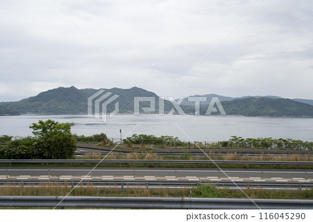 從瀨戶田停車場看到的博多島風景 從瀨戶田停車場看到的博多島風景 116045290