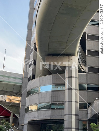 大阪梅田阪神高速公路11號線池田線梅田出口及TKP Gate Tower大樓 116045877