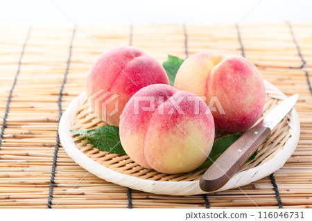 Summer Fruits Peaches (Wakayama Prefecture Peaches) Summer Fruits Peaches (Wakayama Prefecture Peaches) 116046731