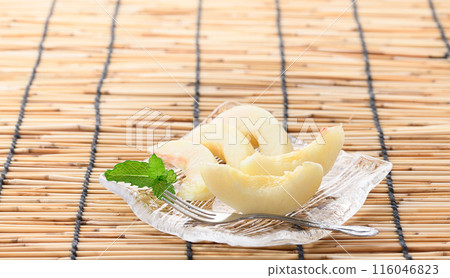 夏季水果桃子（和歌山縣產桃子）切割圖像 116046823