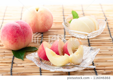 夏季水果桃子（和歌山縣產桃子）切割圖像 116046868