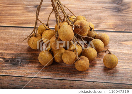 Ripe sweet tropical Longan fruit Ripe sweet tropical Longan fruit 116047219