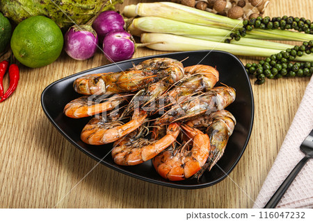 Boiled big tiger fresh shrimp 116047232