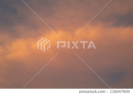 Clouds dyed in sunset 116047600